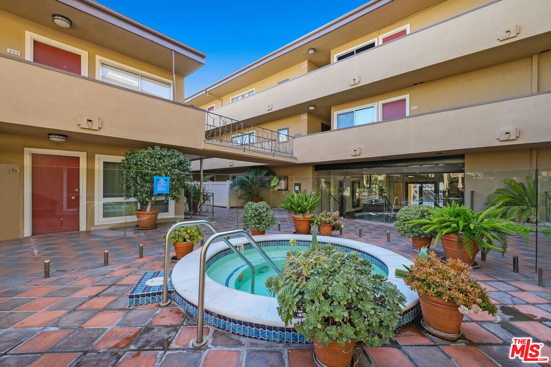 970 Palm Ave Unit: 215