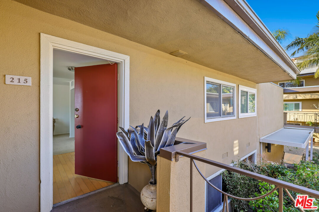 970 Palm Ave Unit: 215