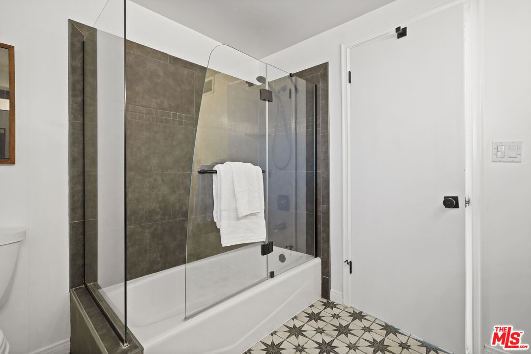 11001 Garden Grove Ave