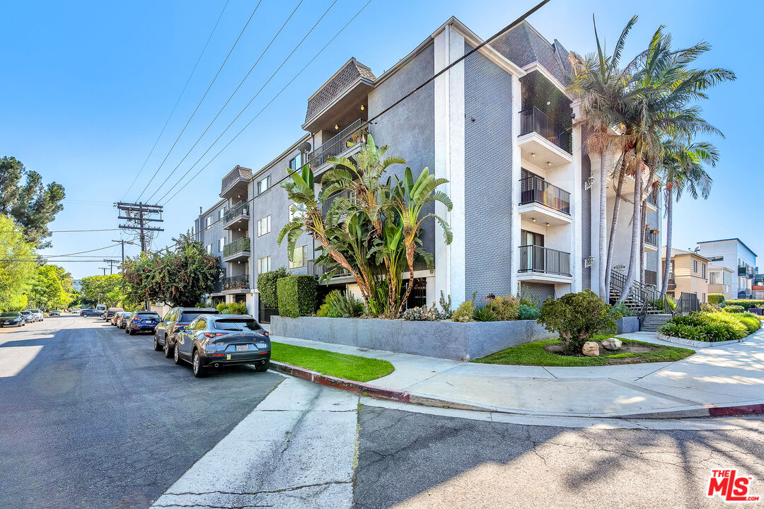 14804 Magnolia Blvd Unit: 12