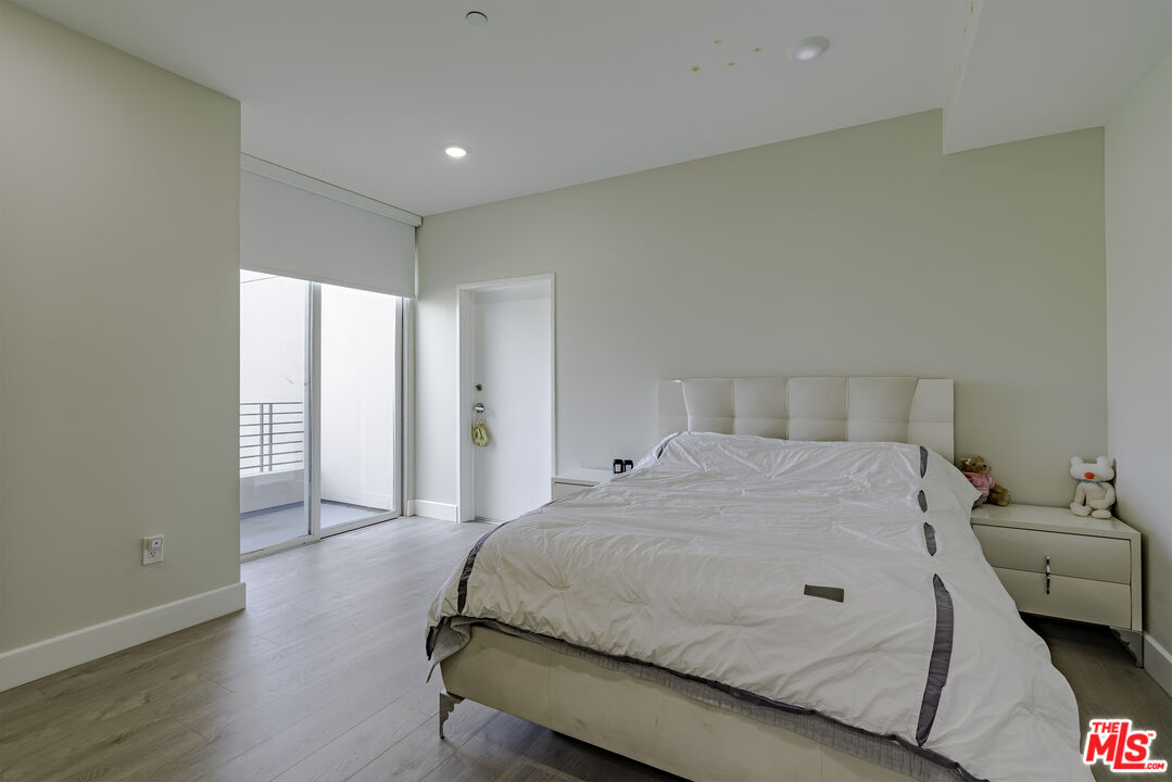 4925 Wilshire Blvd Unit: PH 302