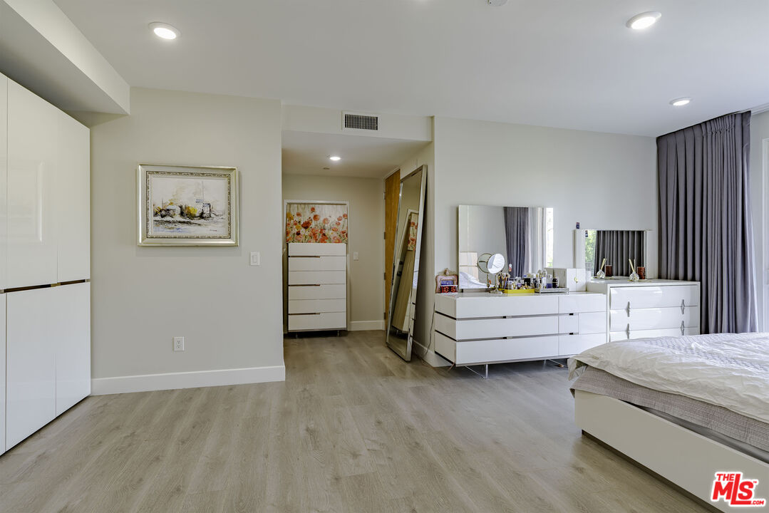 4925 Wilshire Blvd Unit: PH 302