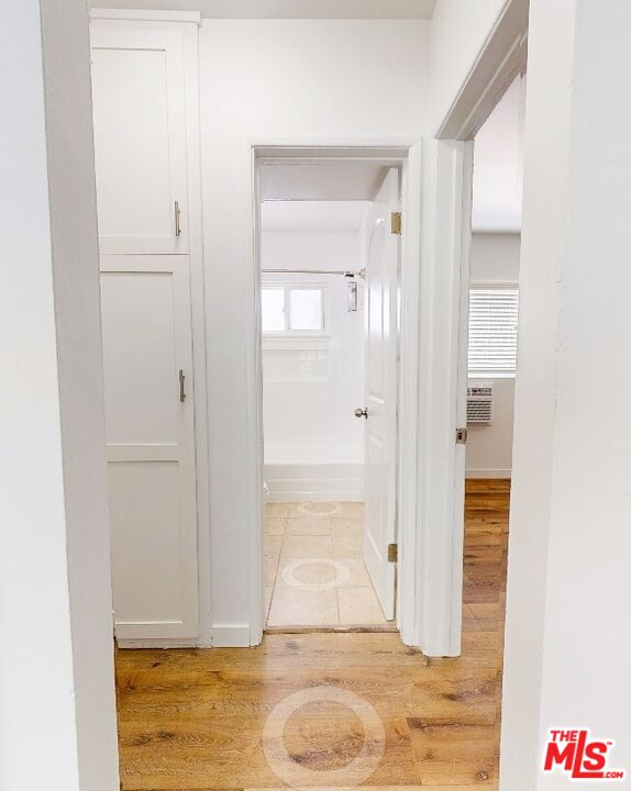 4962 S Centinela Ave