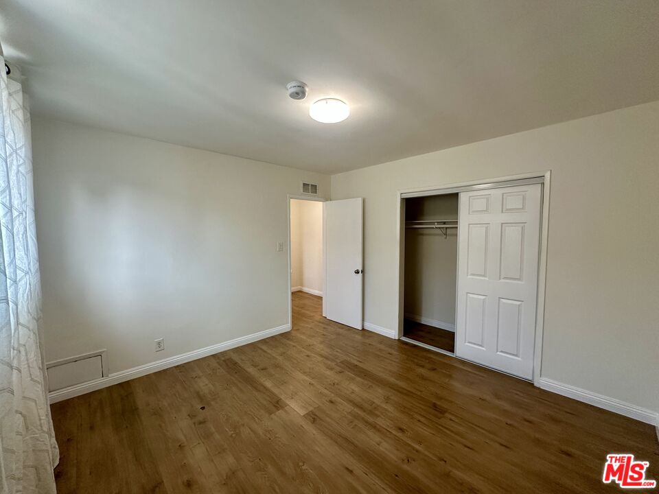 1114 S Sherbourne Dr Unit: 6