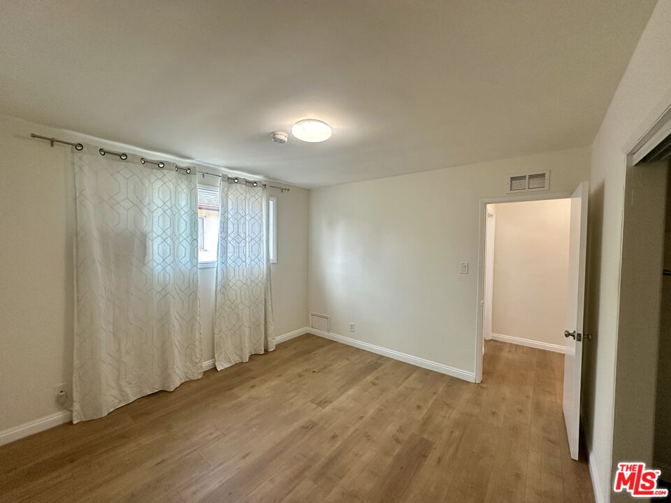 1114 S Sherbourne Dr Unit: 6