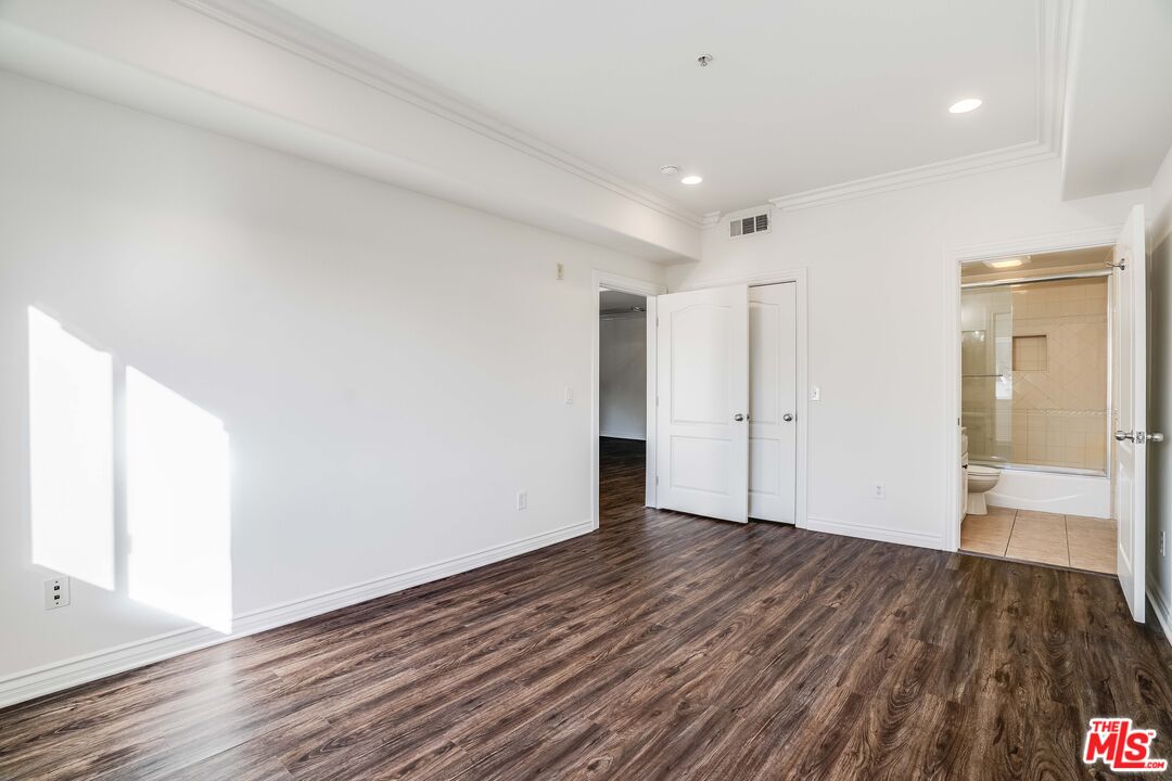 3328 Oakhurst Ave Unit: 103