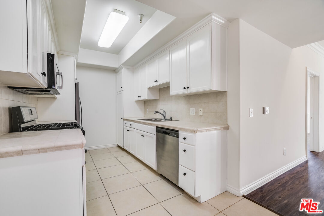 3328 Oakhurst Ave Unit: 103