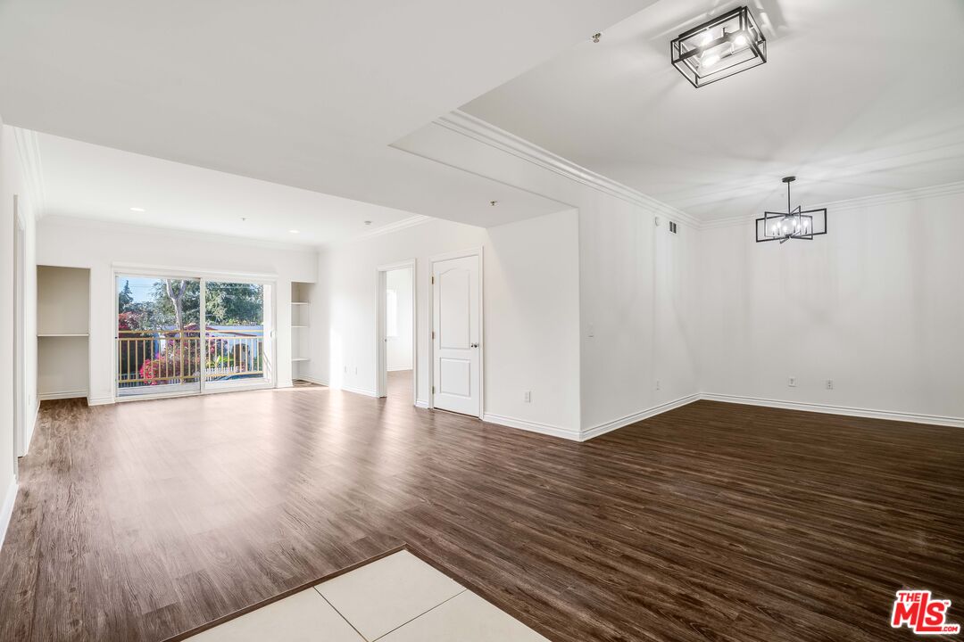 3328 Oakhurst Ave Unit: 103