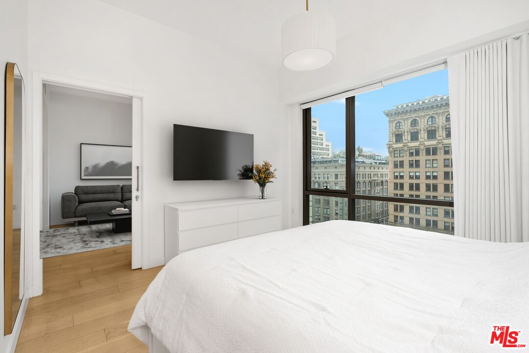 400 S Broadway Unit: 1021