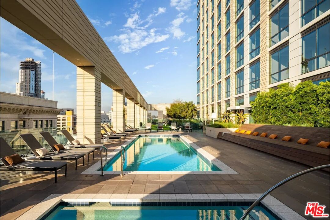 400 S Broadway Unit: 1021