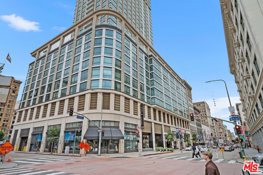 400 S Broadway Unit: 1021