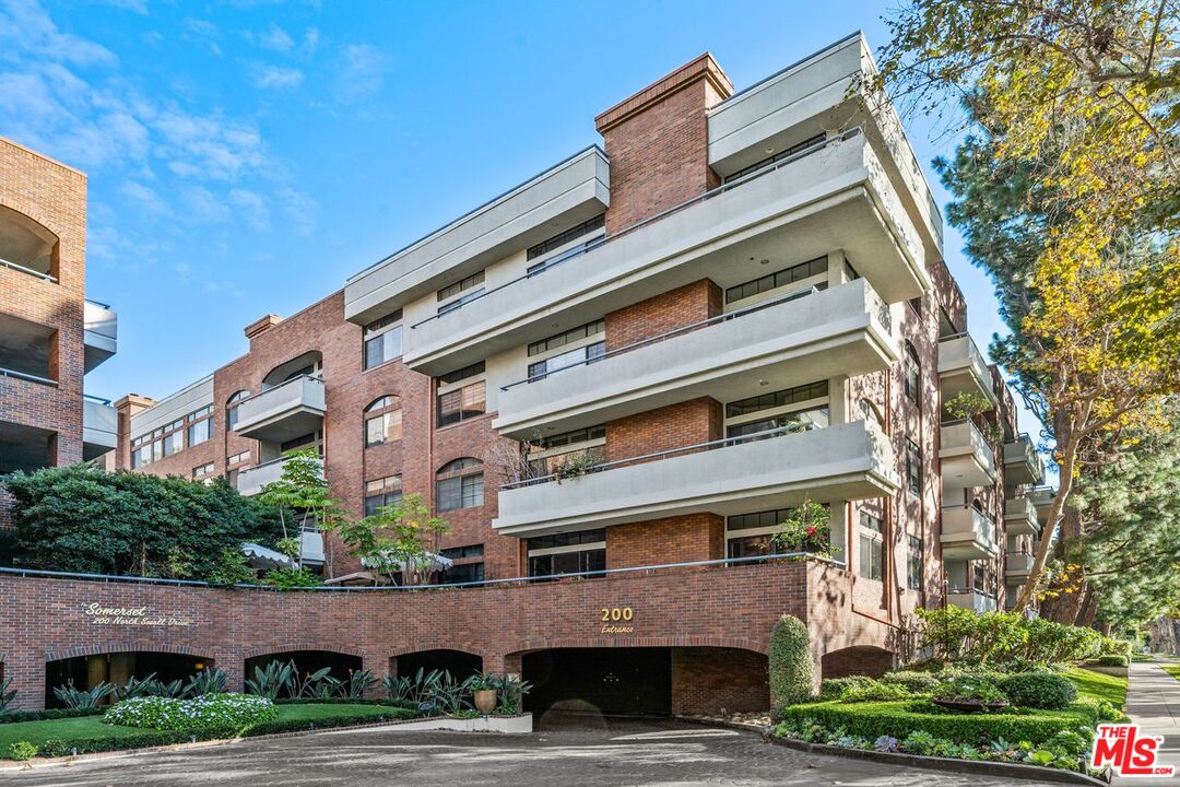 200 N Swall Dr Unit: 551