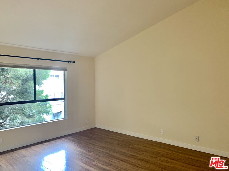 12412 Texas Ave Unit: 302