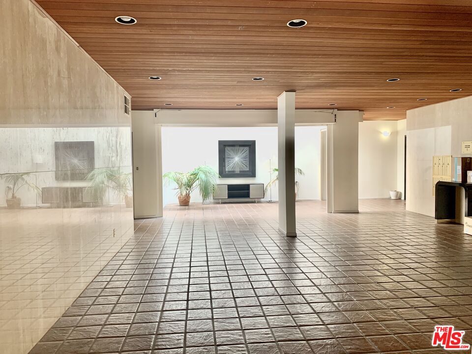 12412 Texas Ave Unit: 302