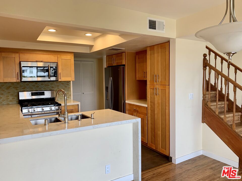 12412 Texas Ave Unit: 302