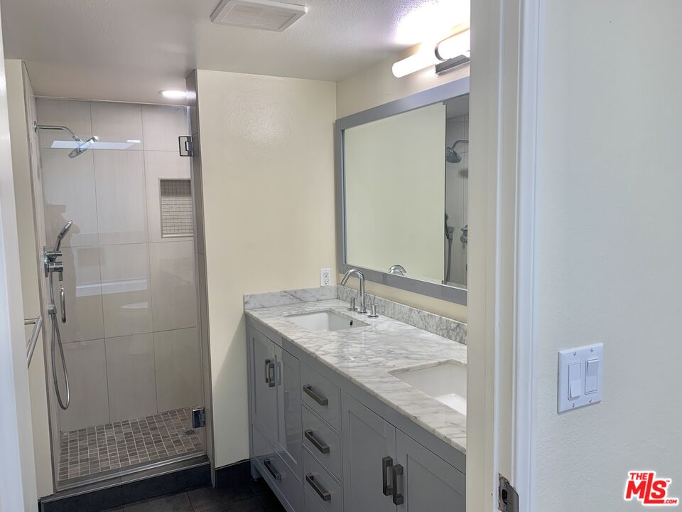 12412 Texas Ave Unit: 302