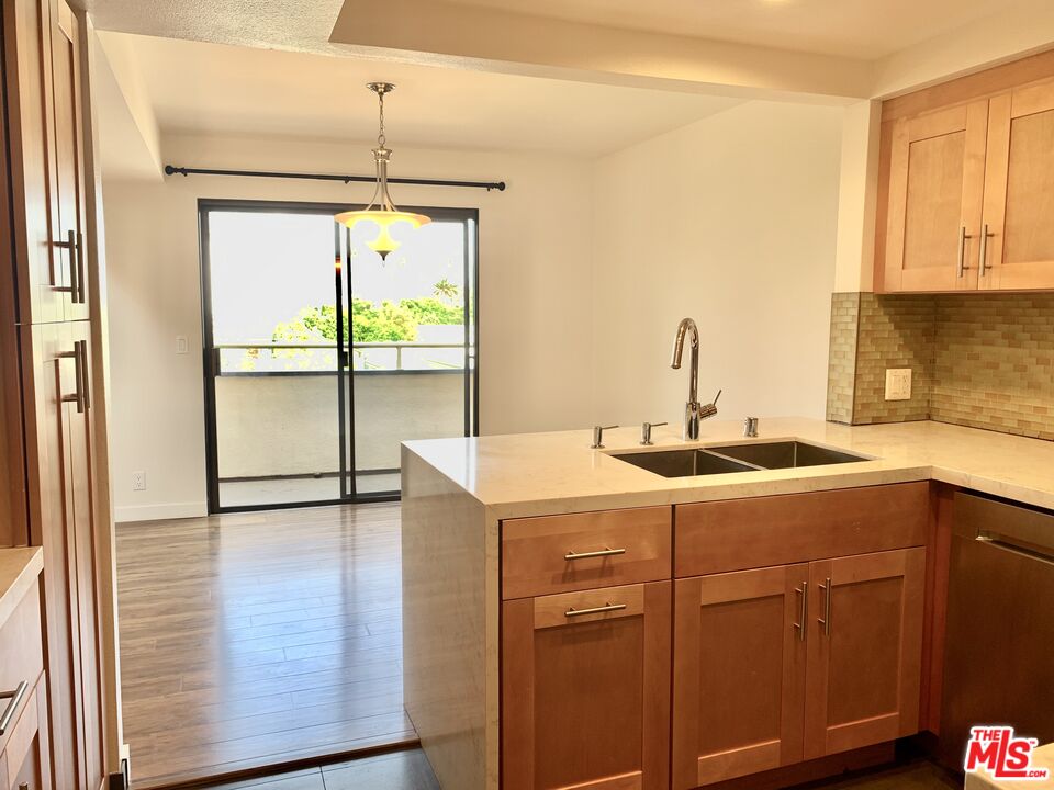 12412 Texas Ave Unit: 302