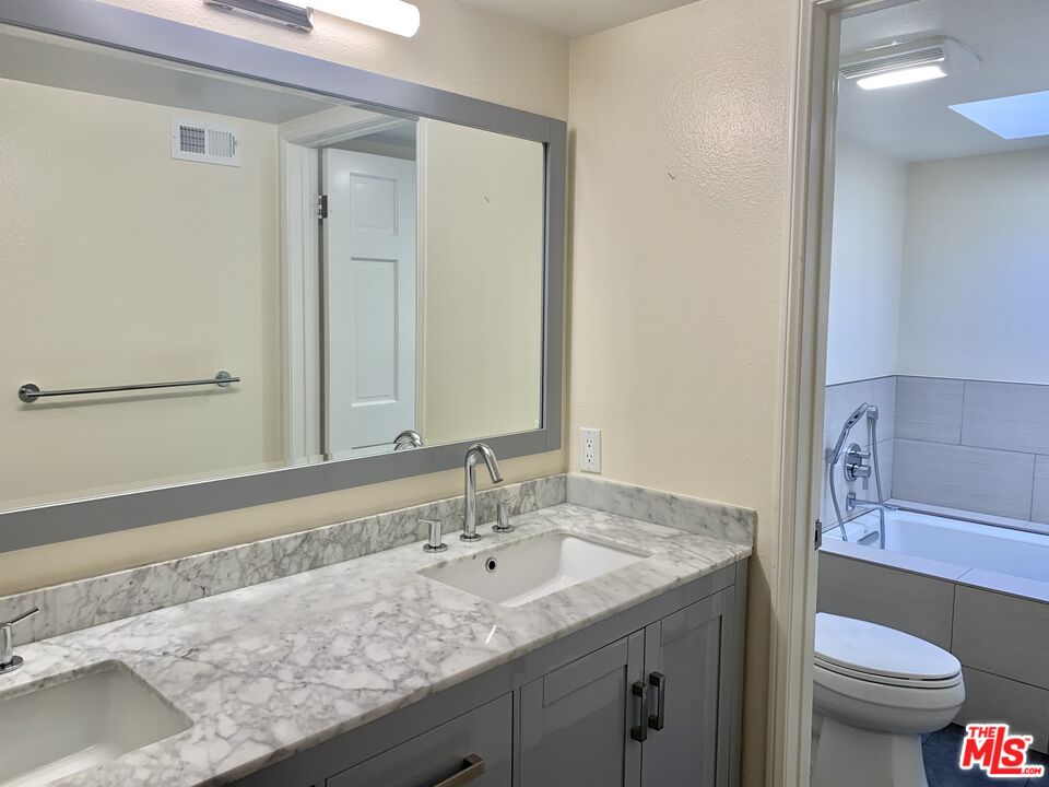 12412 Texas Ave Unit: 302