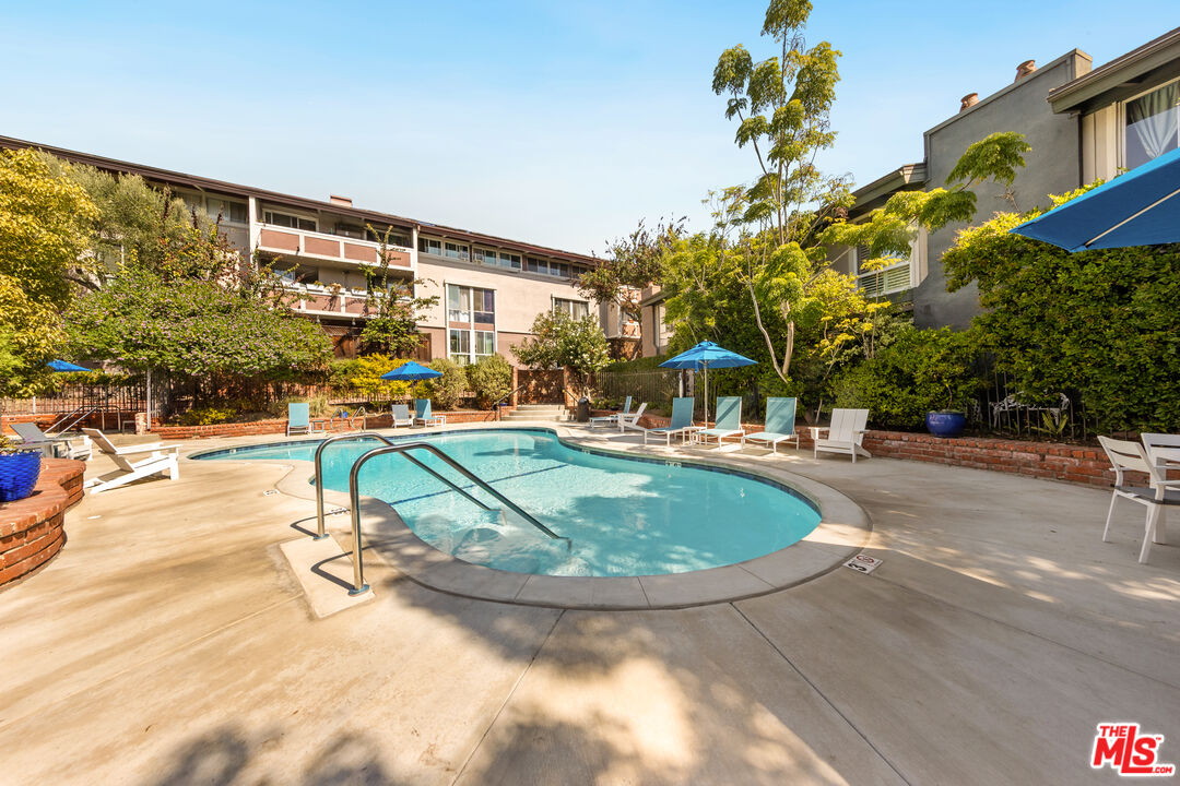 6425 Green Valley Cir Unit: 302