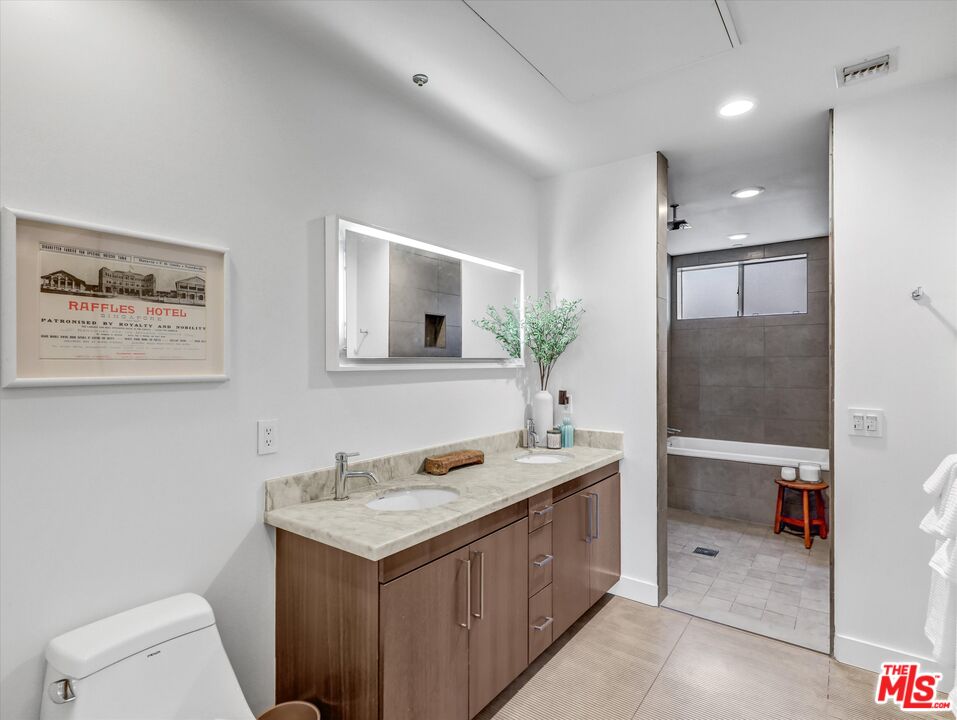 6001 Carlton Way Unit: 410