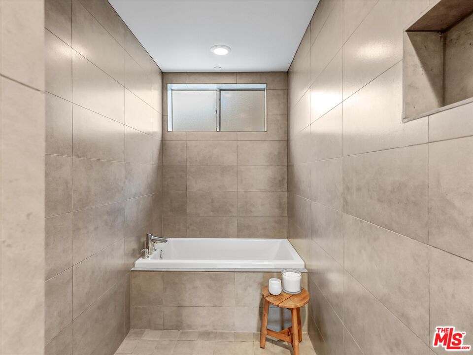 6001 Carlton Way Unit: 410