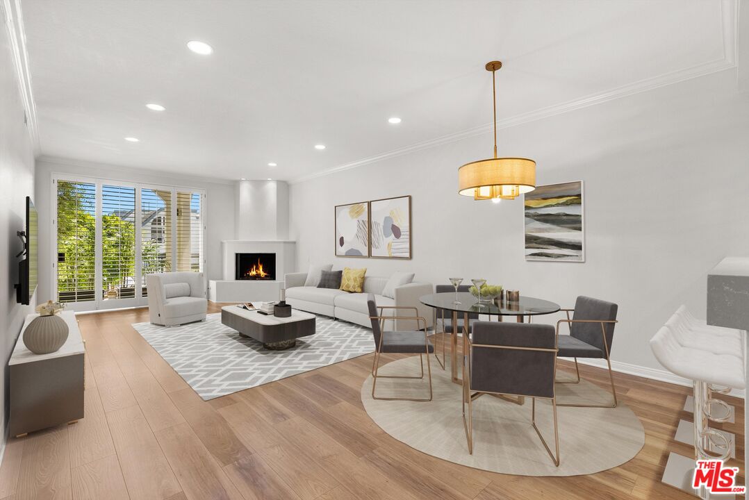 4619 E 4th St Unit: 2