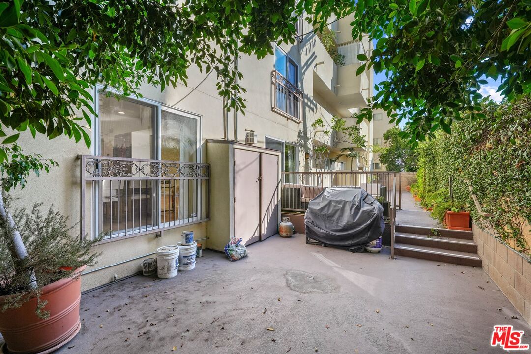 123 S Clark Dr Unit: 104