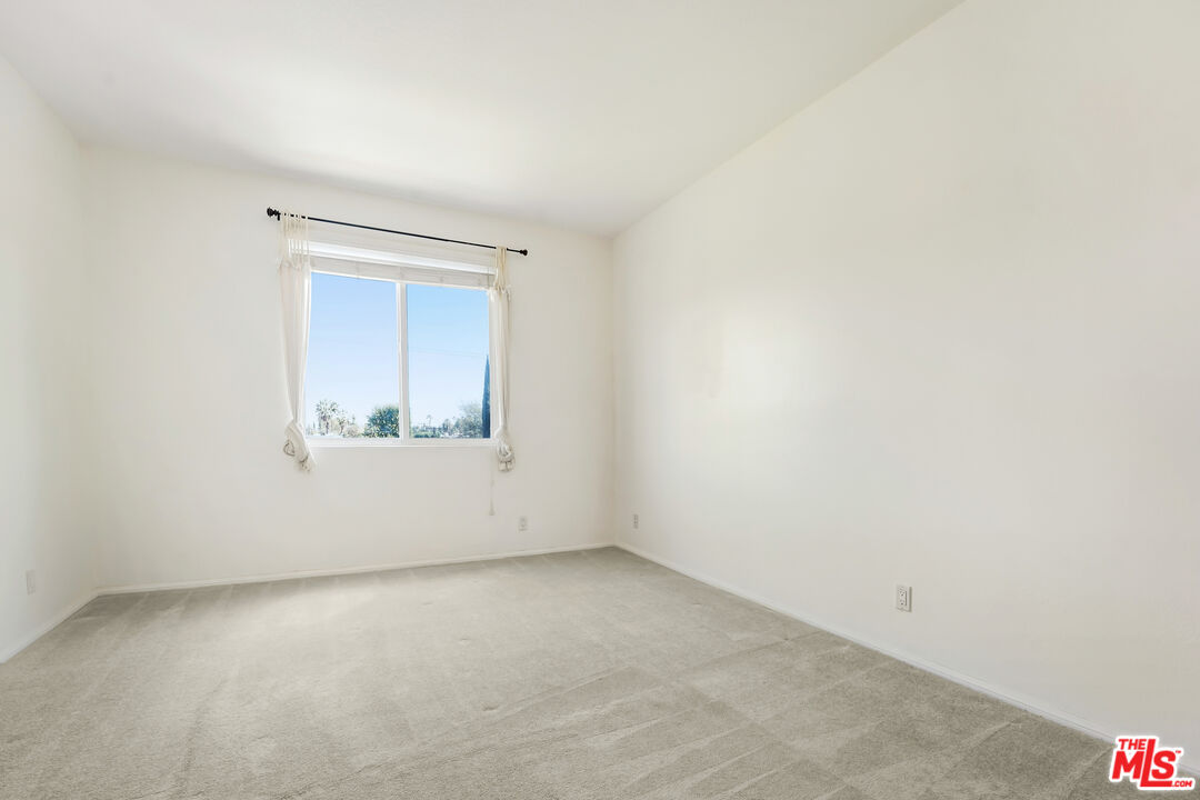 5430 Bellingham Ave Unit: 306