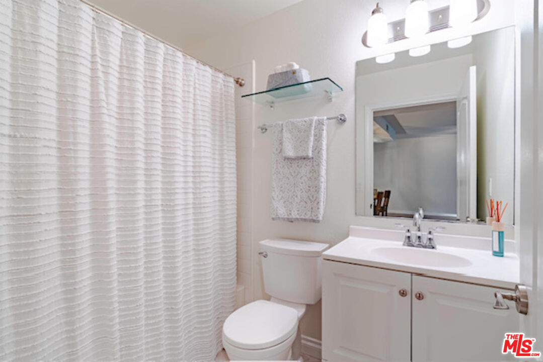 956 S Wilton Pl Unit: 305