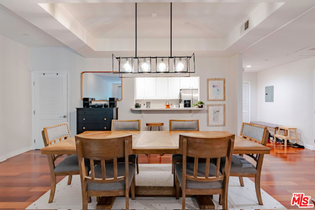 956 S Wilton Pl Unit: 305