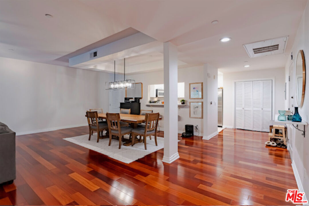 956 S Wilton Pl Unit: 305