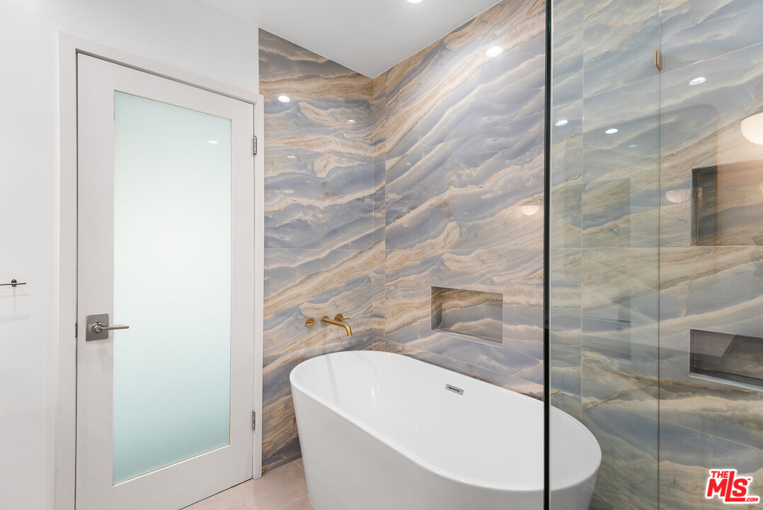 165 N Swall Dr Unit: 201