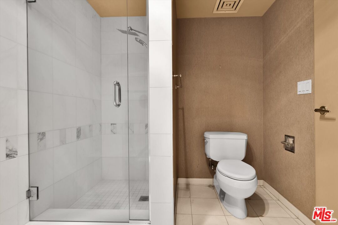 10445 Wilshire Blvd Unit: 904