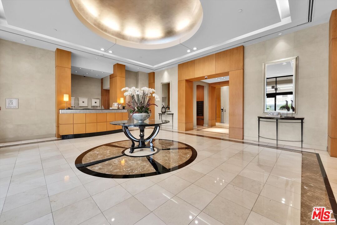 10445 Wilshire Blvd Unit: 904