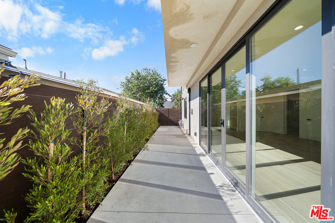 1688 N Sierra Bonita Ave