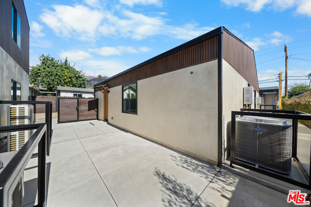 1688 N Sierra Bonita Ave