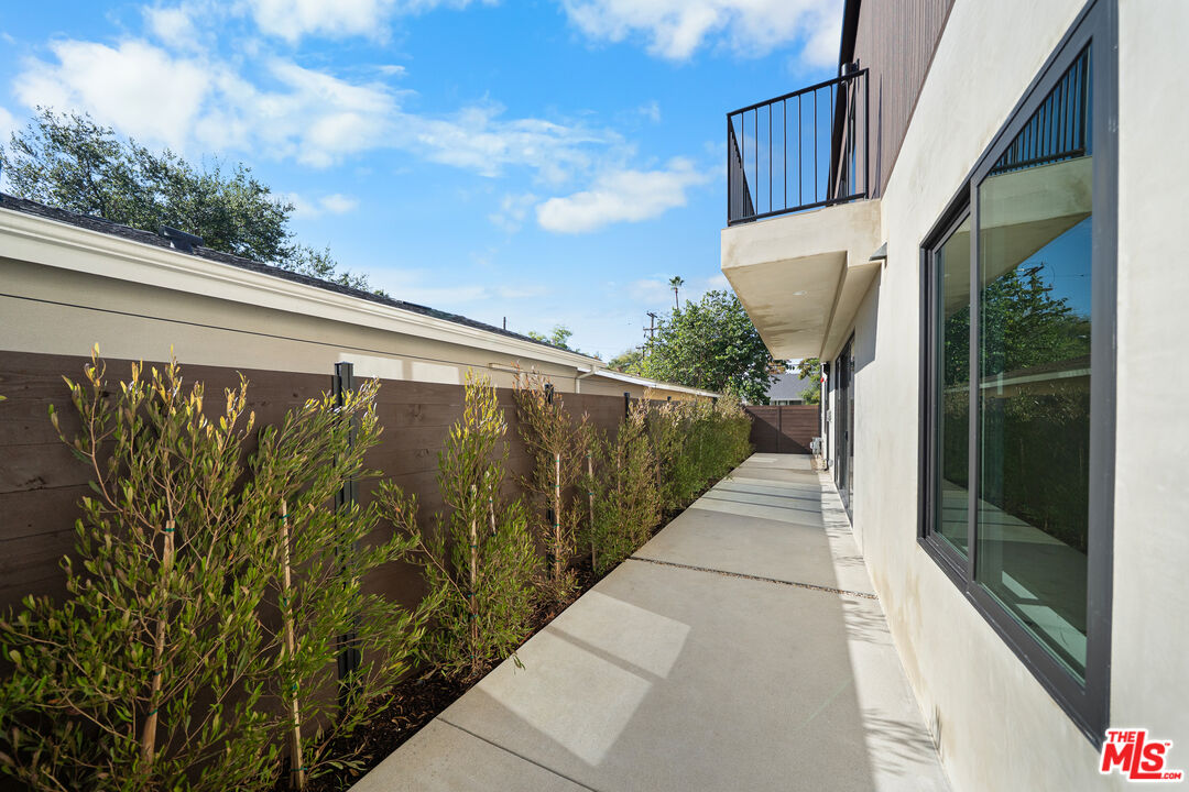 1688 N Sierra Bonita Ave