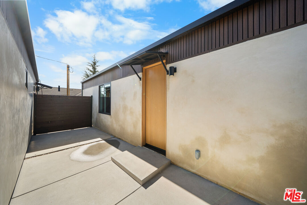 1688 N Sierra Bonita Ave