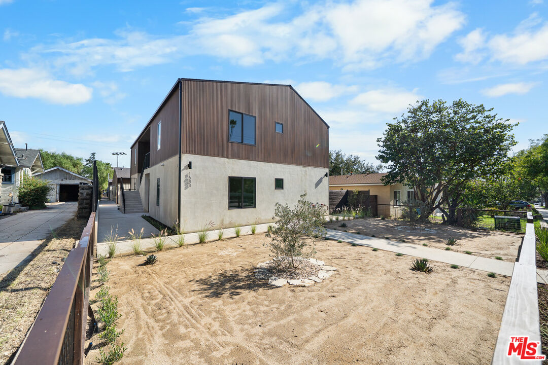 1688 N Sierra Bonita Ave