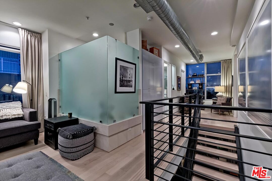 1137 Hacienda Pl Unit: 104