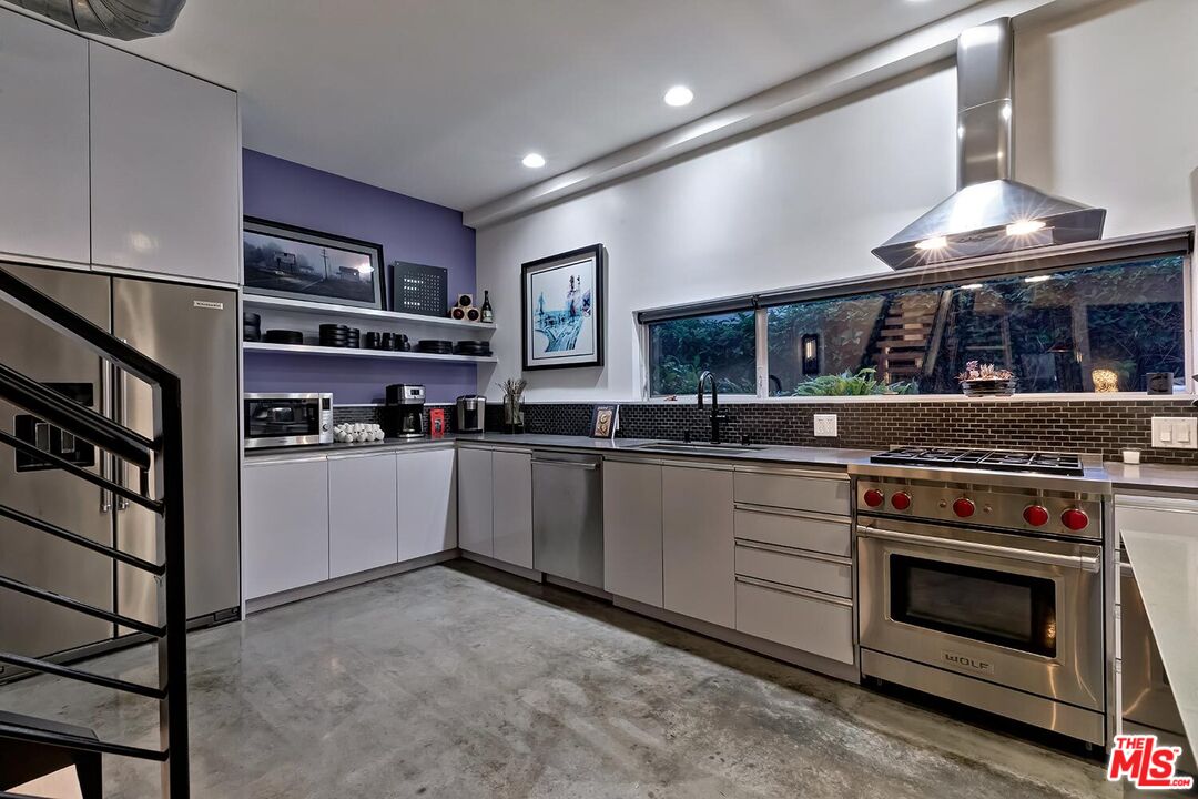 1137 Hacienda Pl Unit: 104