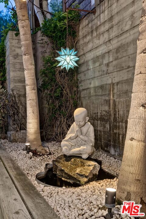 1137 Hacienda Pl Unit: 104