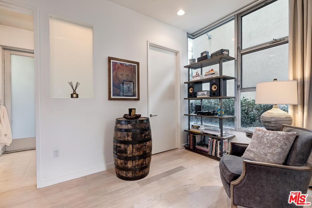 1137 Hacienda Pl Unit: 104