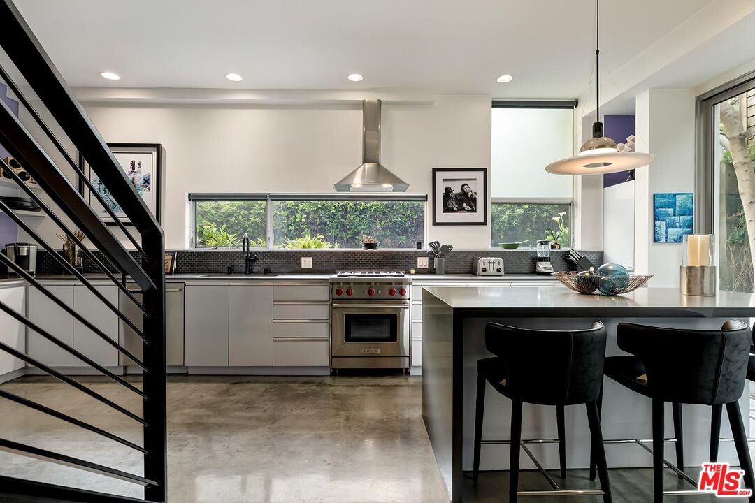 1137 Hacienda Pl Unit: 104