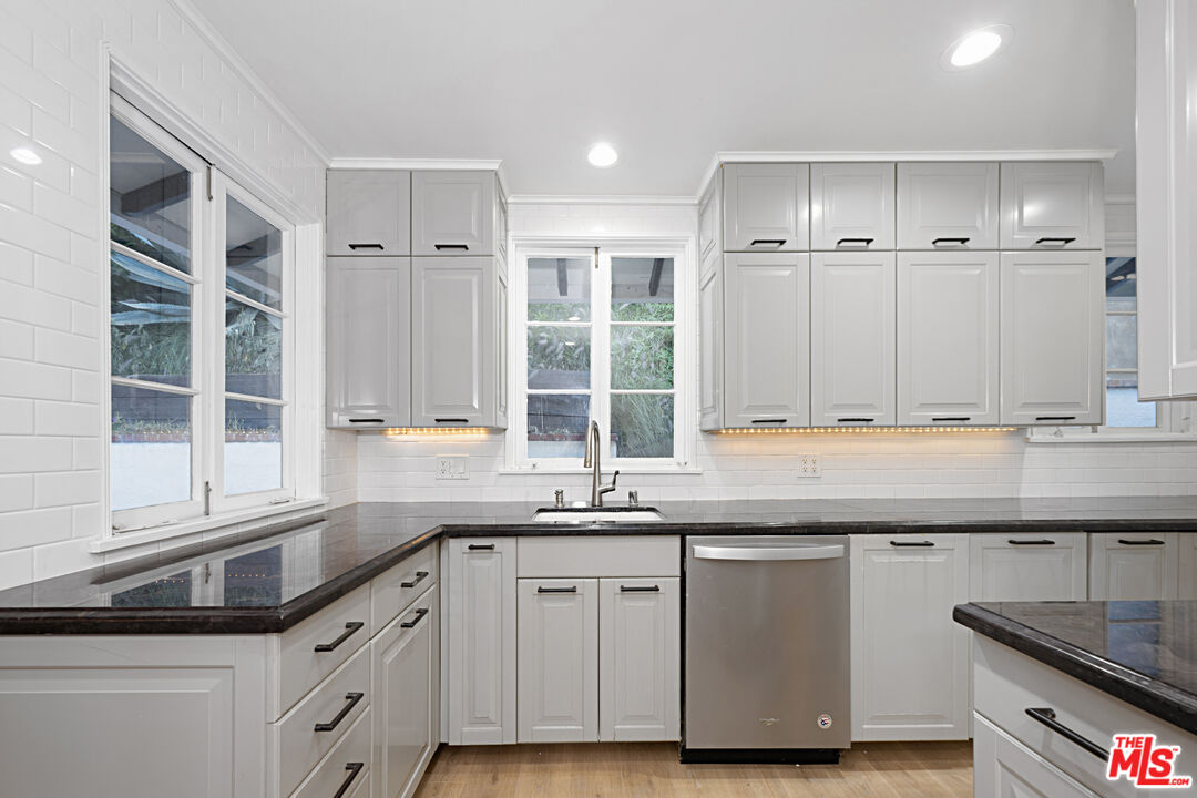 1805 Nichols Canyon Rd