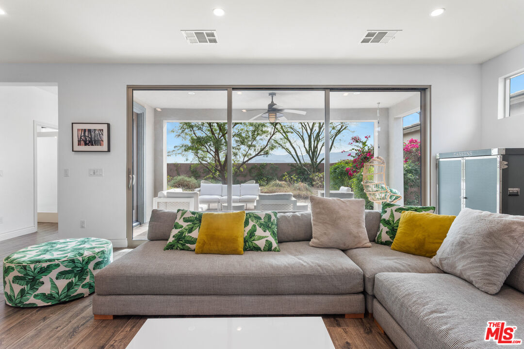 82425 Murray Canyon Dr