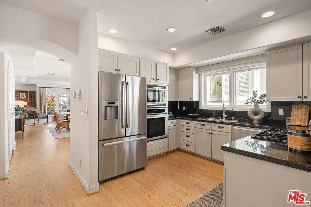 11916 Gorham Ave Unit: 302