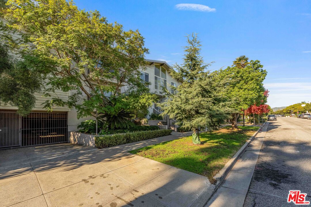 832 Euclid St Unit: 203