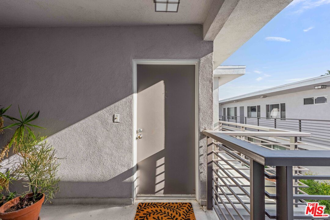 832 Euclid St Unit: 203