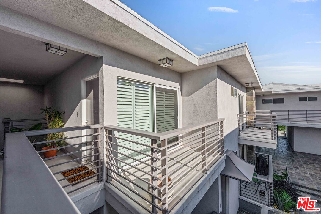 832 Euclid St Unit: 203